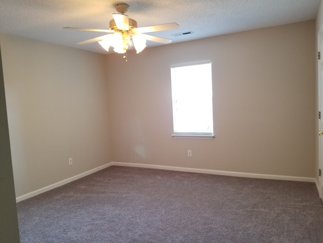 Master Bedroom - 4010 Elkin Ridge Dr