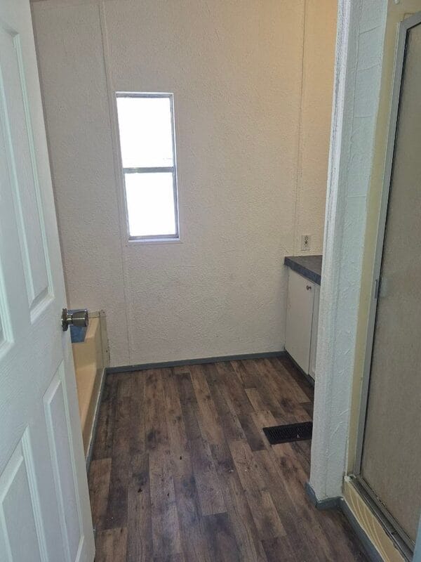 Building Photo - 209 S Avenue