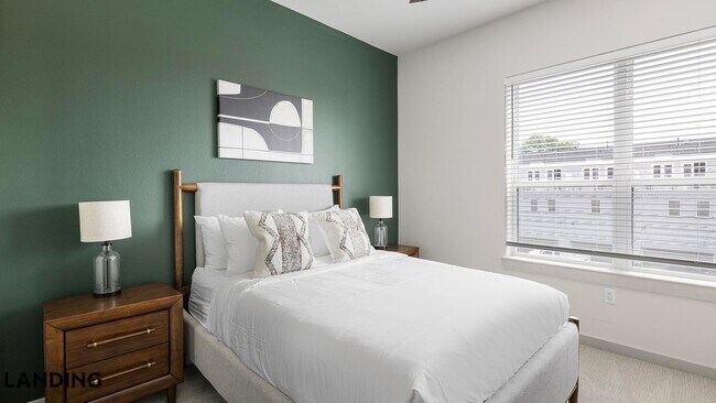 Foto del edificio - 1345 E 15th St