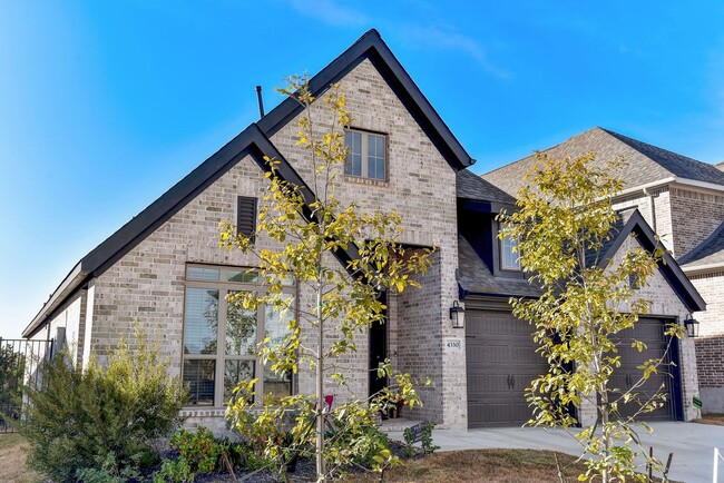 Building Photo - LUXURY 4-BEDROOM IN MONTEVERDE