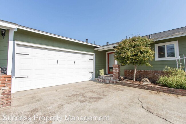 Building Photo - 3 br, 2 bath House - 1619 Merritt St.