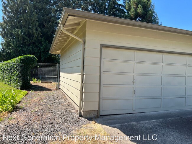 Building Photo - 3 br, 1 bath House - 1167 Sequoia Ave.