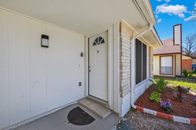 Building Photo - 10726 Village Trail Dr