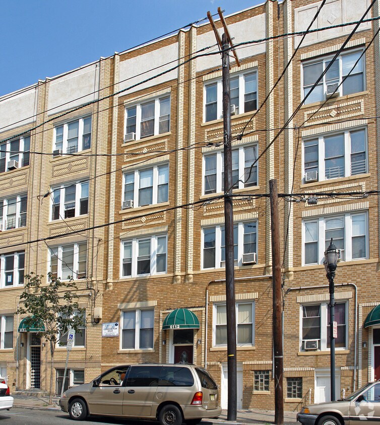 Primary Photo - 6112 Park Ave