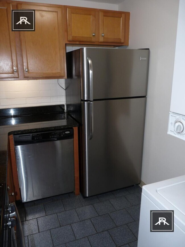 Foto del edificio - 2 bedroom in Brookline MA 02445