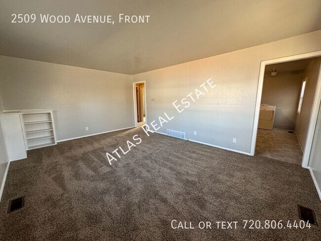Building Photo - Charmming 2 bedroom Cottage with front yard