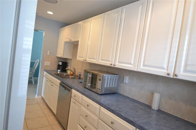 Foto del edificio - 1712 Suffolk Dr