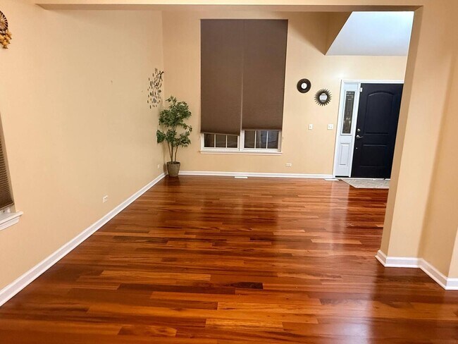 Building Photo - 3161 Hopewell Dr