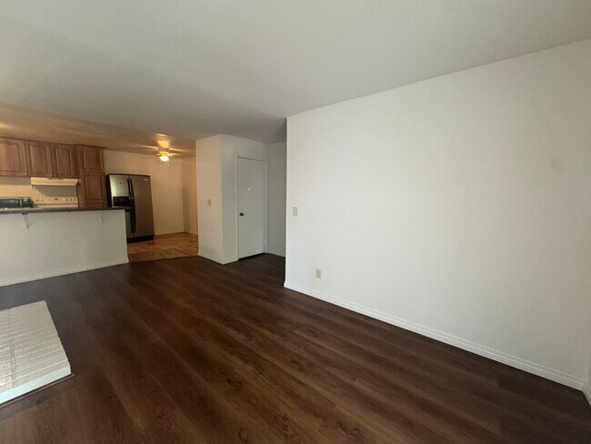 Foto del edificio - 23629 Golden Springs Dr