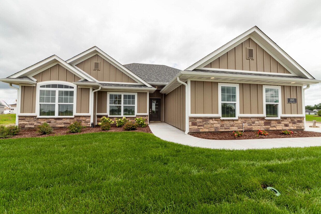 Foto principal - 4825 Kenora Dr