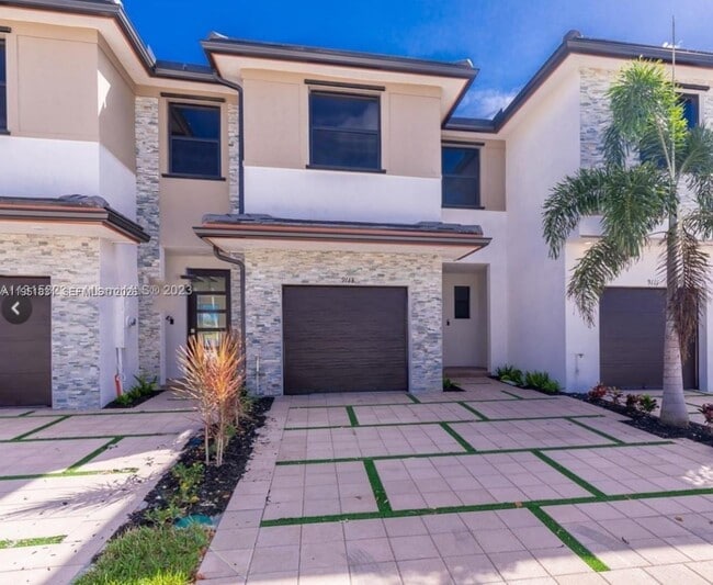 Foto del edificio - 9113 NW 159th St