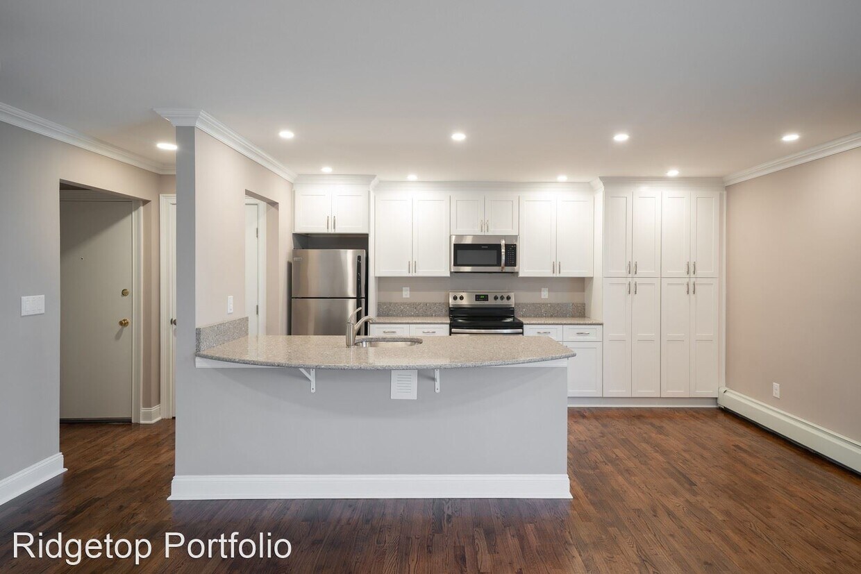 Foto principal - 57-57 Crest St