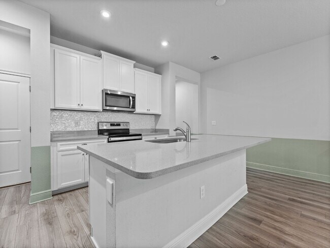 Foto del edificio - Stunning, 3-bedroom, 2.5-bath, townhome located in the highly desirable GATED resort community of...