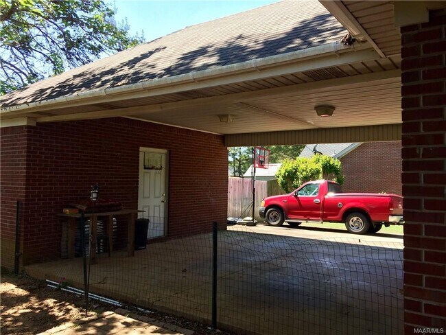 Foto del edificio - 2563 Mitchell Creek Rd