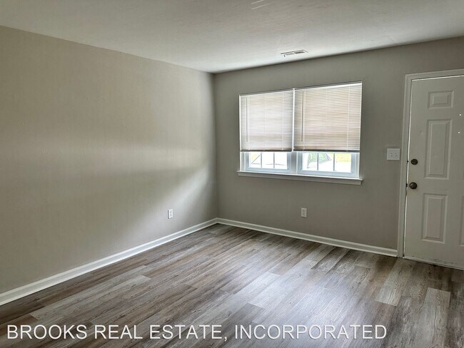 Building Photo - 2 br, 1.5 bath House - 6064-A Camellia Drive