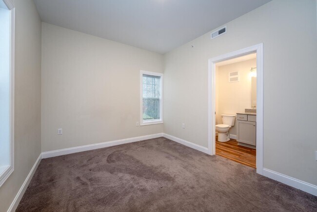 Foto del edificio - 41 Mary Helen Pl