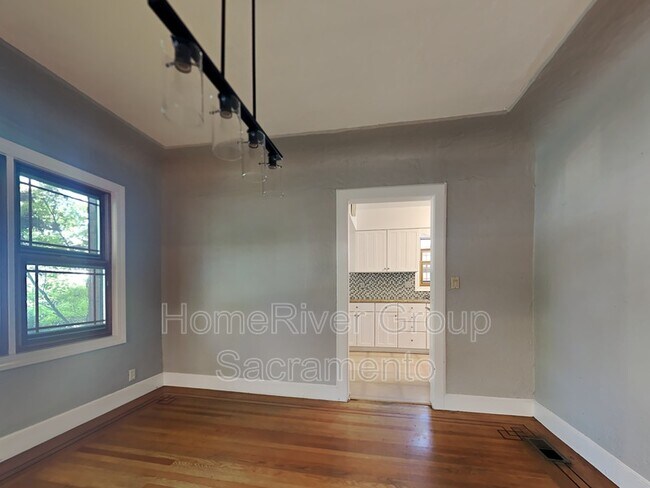 Building Photo - 1637 47th St
