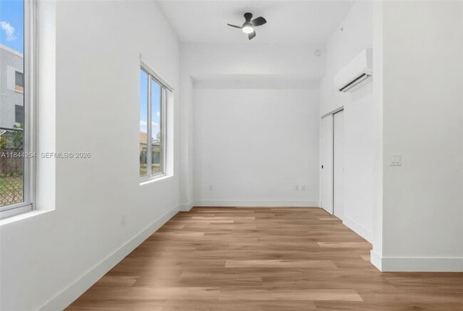 Foto del edificio - 650 SW 1st St