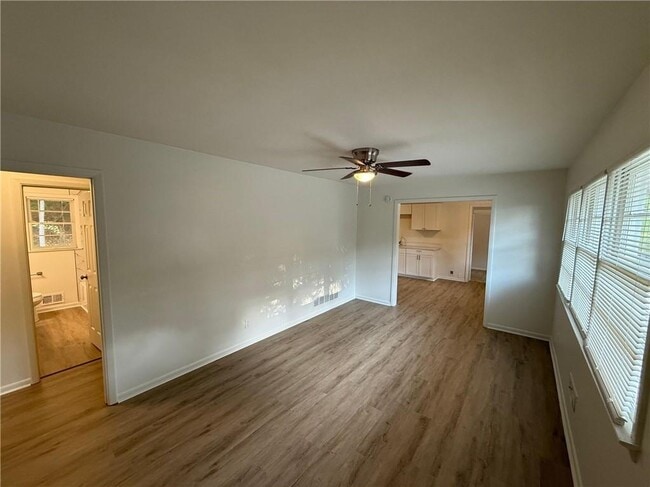 Building Photo - 379 Utoy Cir SW