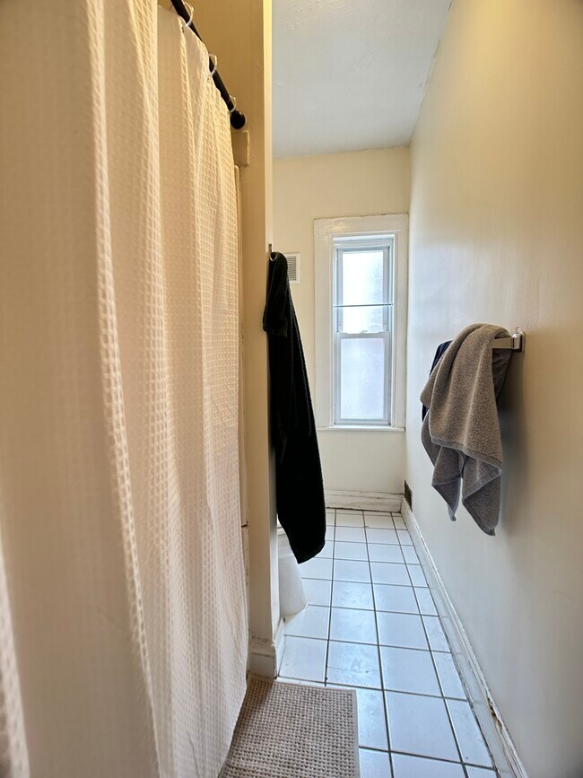 Building Photo - 48 Pratt St