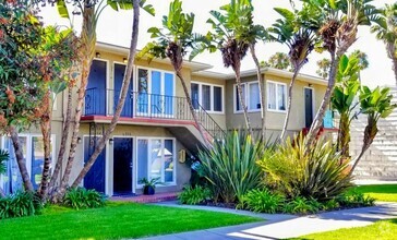 Building Photo - 6504 La Jolla Blvd