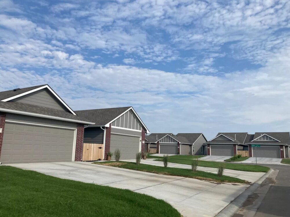 2610 W 55th St N, Wichita, KS 67204 Townhome Rentals in Wichita KS