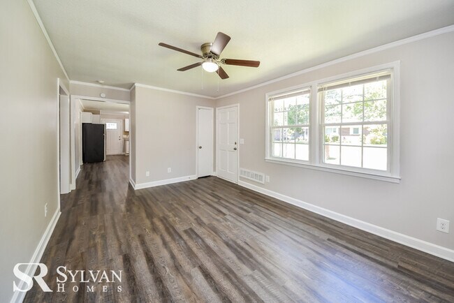 Building Photo - Sweet 3BR, 1BA brick home