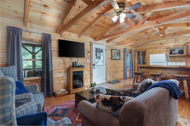 Foto del edificio - 14995 Pleasant Valley Rd
