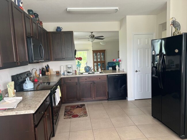 Building Photo - 3501 Acapulco Cir