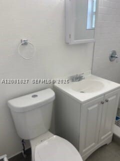 Building Photo - 16932 SW 93rd Ave