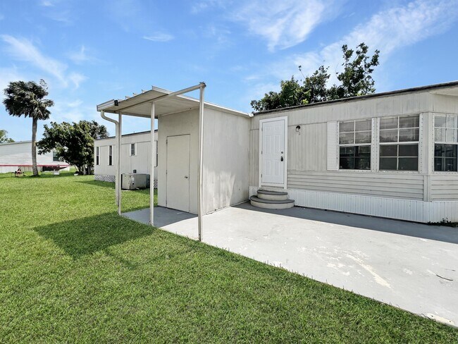 Building Photo - 7627 Grady Dr