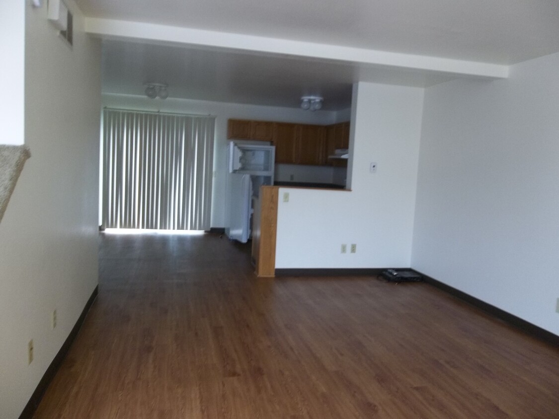 Primary Photo - 900 Appian Way