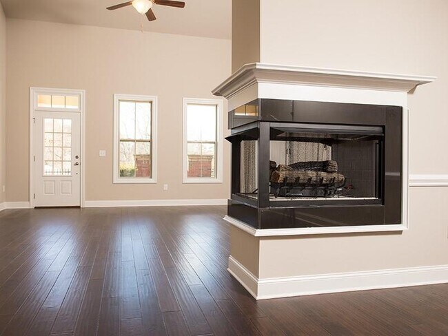 Building Photo - 7920 Mimosa Cir