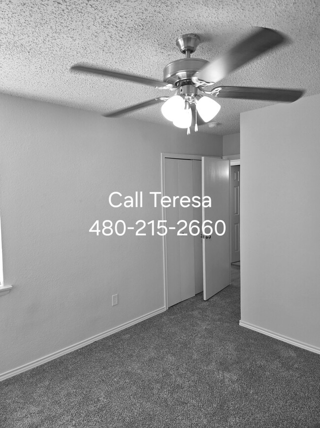 Foto del edificio - 4325 Chestnut Dr