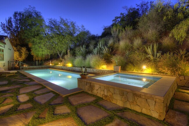 Foto del edificio - Private Spanish-Mission Estate on 10 Acres with Sweeping Mountain Views