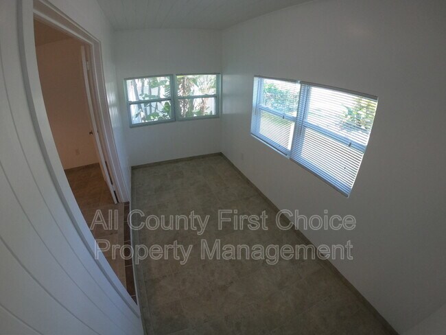 Building Photo - 1544 49th St N