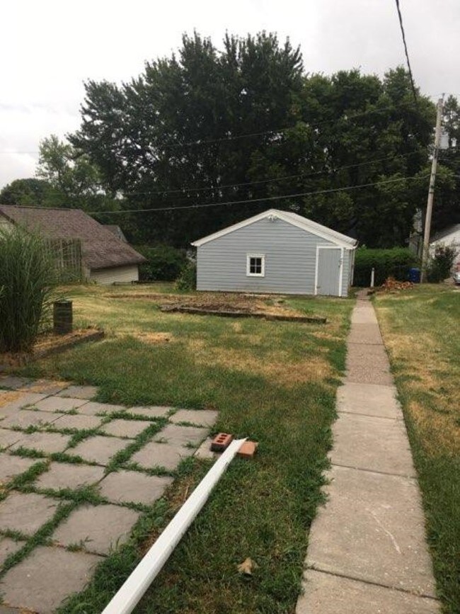 2317 N Marquette St, Davenport, IA 52804 House Rental in Davenport