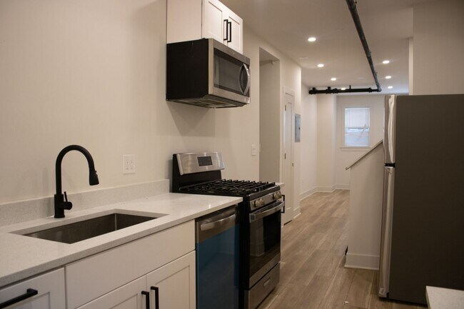 Foto del edificio - 6254 N Whipple St