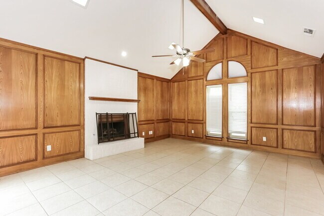 Foto del edificio - 410 W Jefferson St