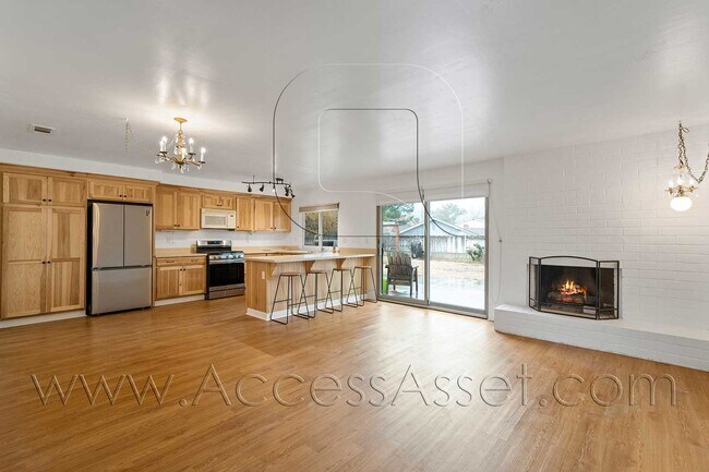 Building Photo - Stunning 3 Bed/ 2 Bath Home In Tranquil He...