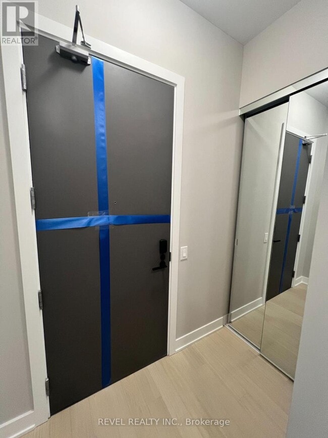 Building Photo - 2088 James St