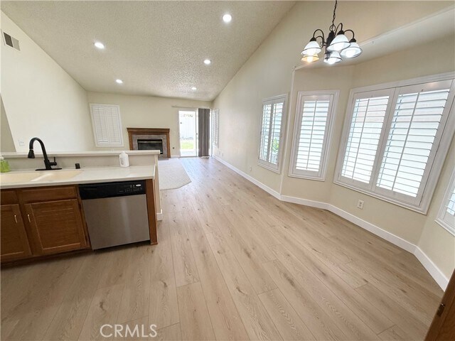 Foto del edificio - 26153 Huxley Dr