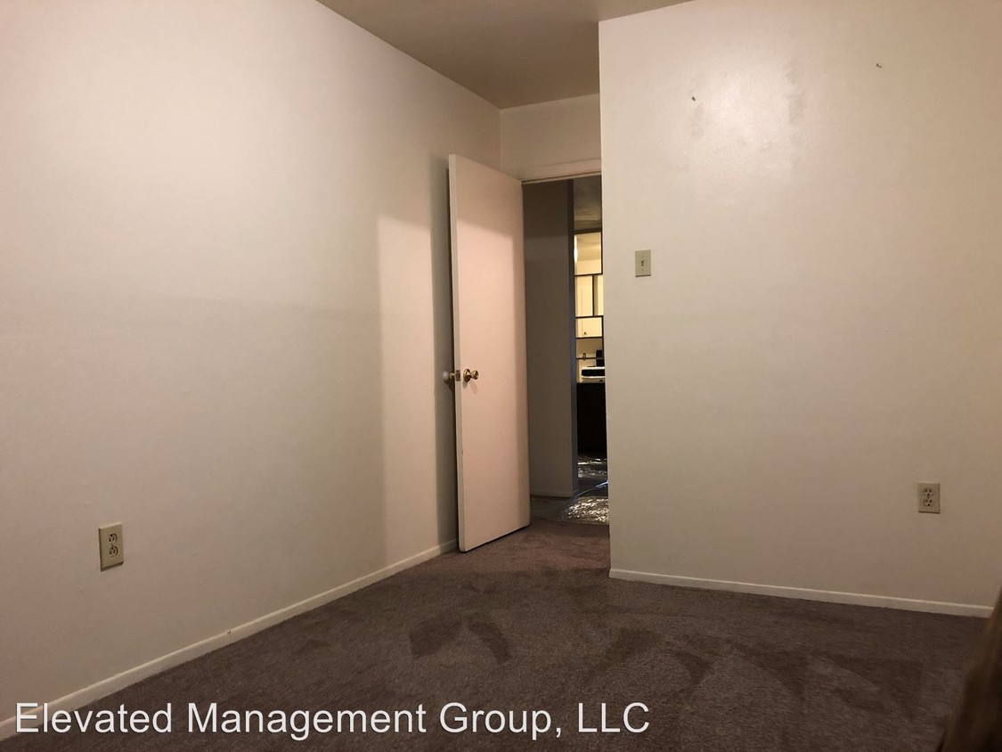 Building Photo - 1200 Ortiz Dr SE