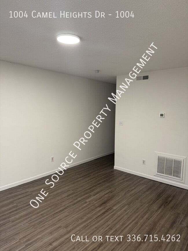 Building Photo - 1004 Camel Heights Dr