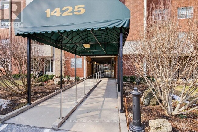 Photo du bâtiment - 1425 Ghent Ave