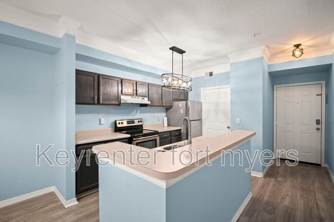 Building Photo - 11530 Villa Grand