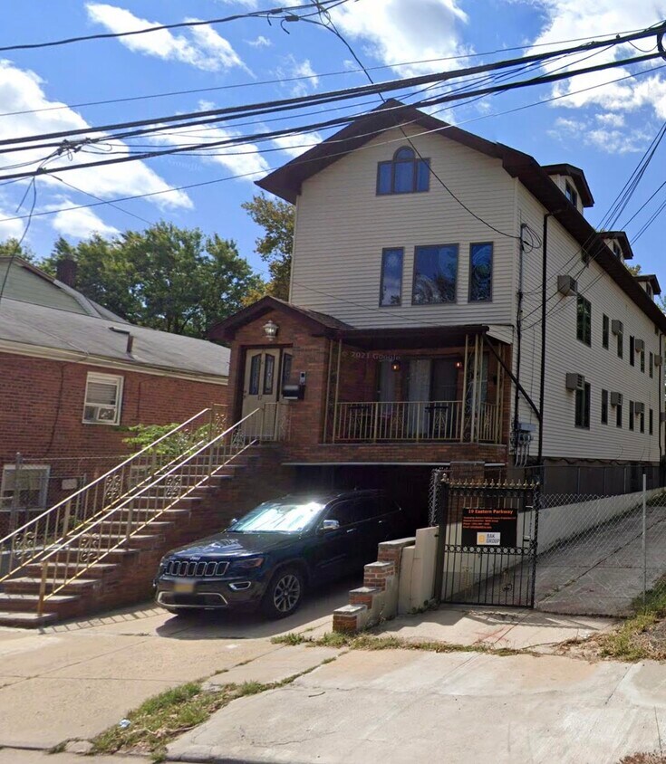 Primary Photo - 17 Eastern Pkwy