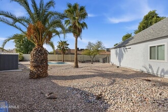 Building Photo - 1735 E Stephens Dr