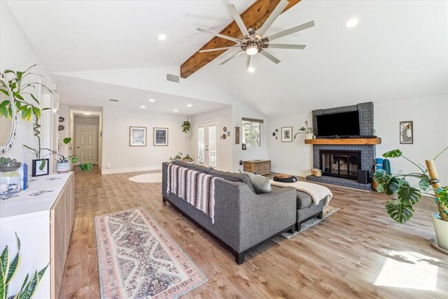Building Photo - 11201 Sage Hollow Dr