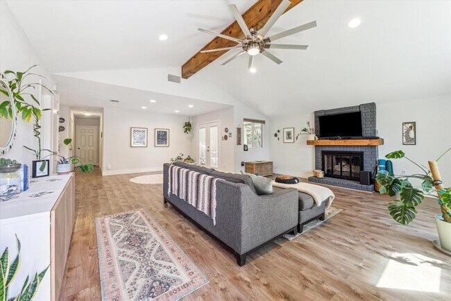 Foto del edificio - 11201 Sage Hollow Dr